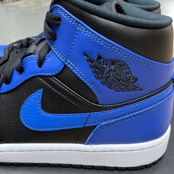 Nike Air Jordan 1 Mid Hyper Royal 554724-077 10 - Picture 10 of 10